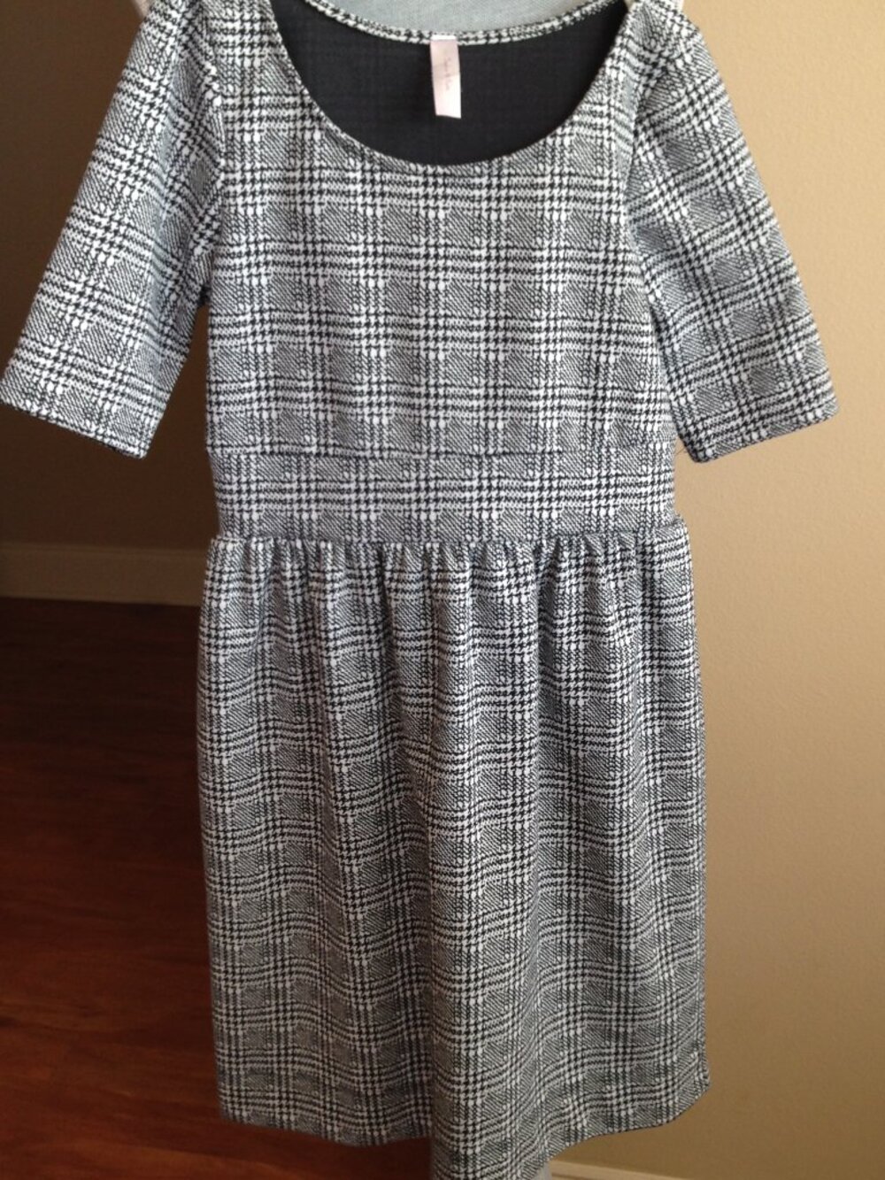 NWOT Sophie and Kate Girls dress black and white, polyester, size Small